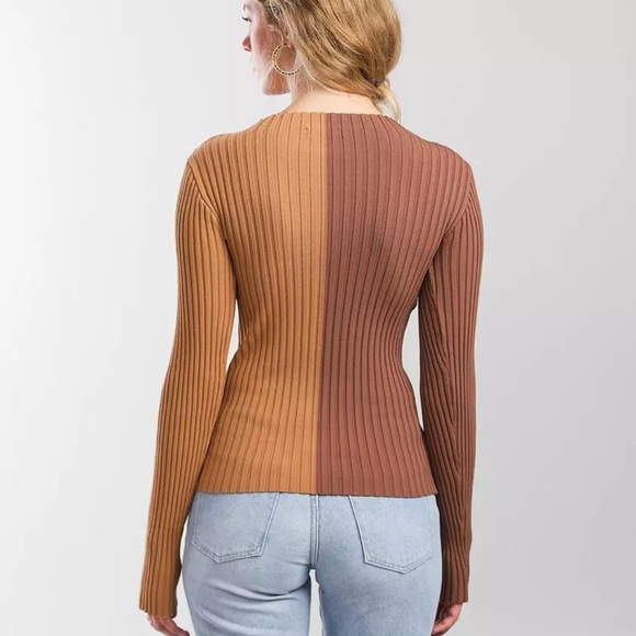 Woman’s Red By BKE Color Block Ribbed Long Sleeve - Picture 2 of 8